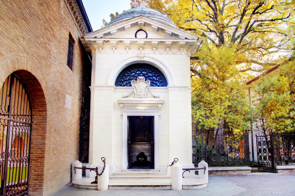 Exclusive Luxury Home With Private Parking 라벤나 외부 사진