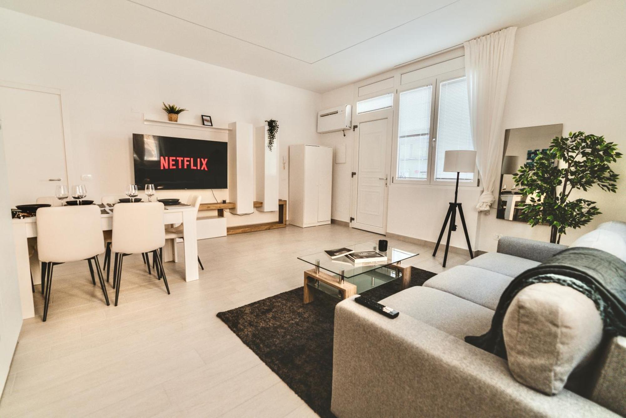 Exclusive Luxury Home With Private Parking 라벤나 외부 사진